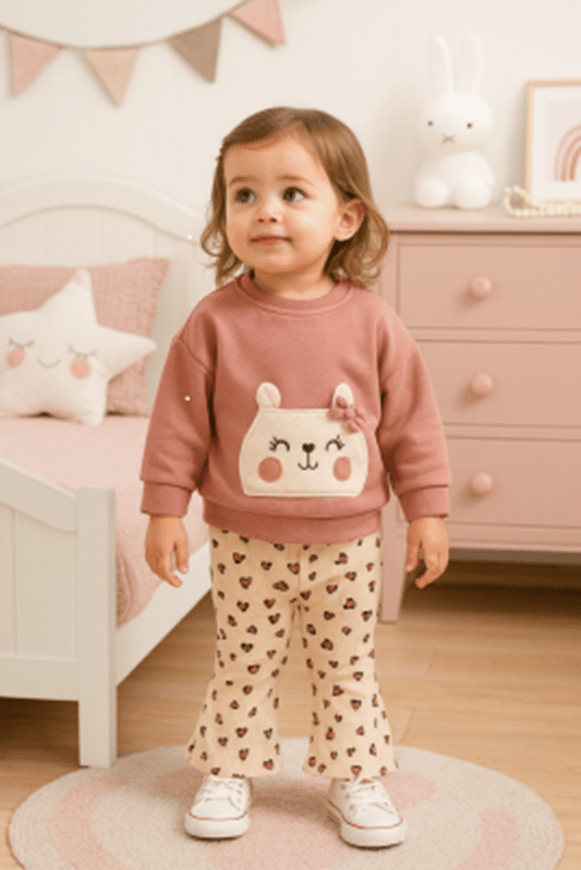 🧸 Süßes 2-teiliges Baby-Set mit Bärenmotiv und Herzstickerei